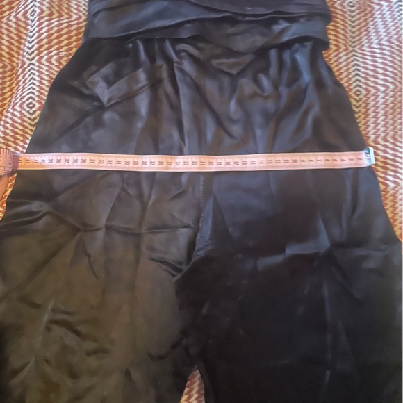 Quiet Luxury Tailored Silk Wide leg Trousers (in Black) - Picture 4 of 10